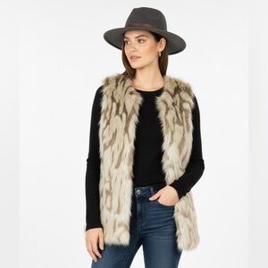 Circle | Elevated Beige & Creme Faux Fur Lined Vest Size Medium